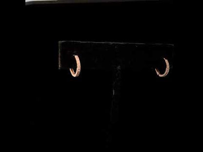 Rotating video showing the jewelry item