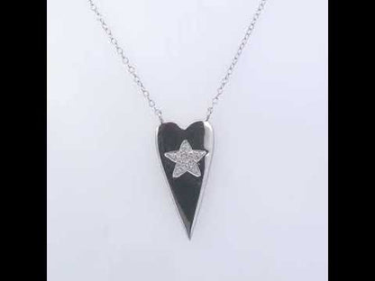 Rotating video showing the jewelry item