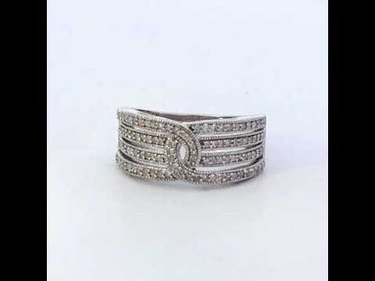 Rotating video showing the jewelry item