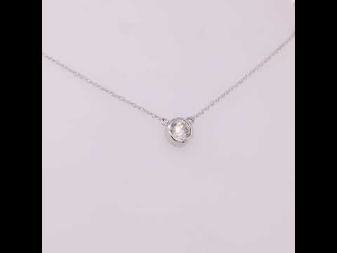 Rotating video showing the jewelry item