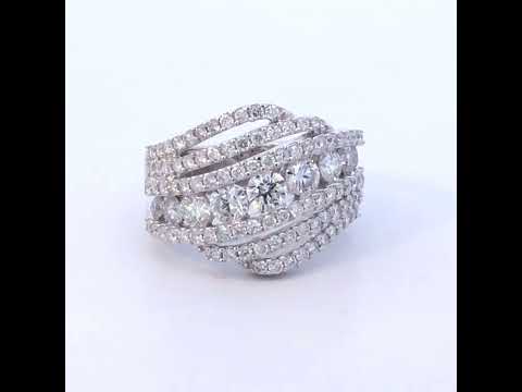 Rotating video showing the jewelry item