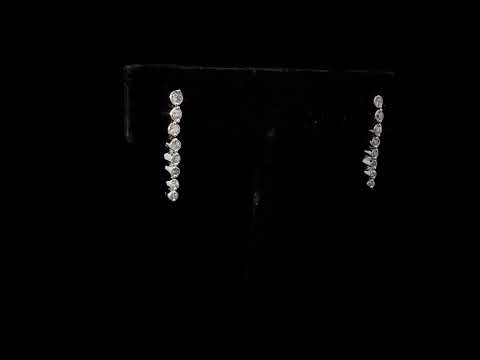 Rotating video showing the jewelry item