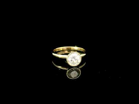 Rotating video showing the jewelry item