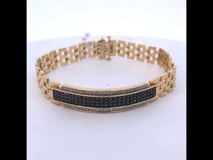 Rotating video showing the jewelry item