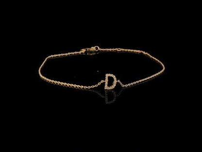 Rotating video showing the jewelry item