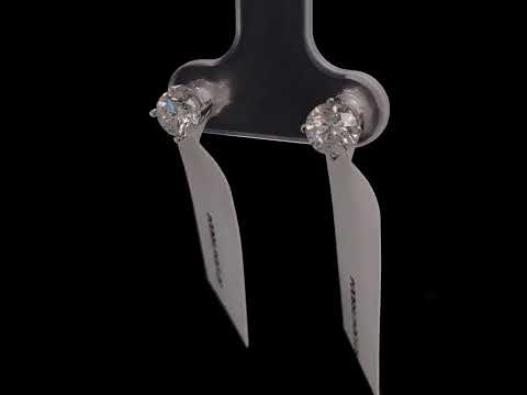 Rotating video showing the jewelry item