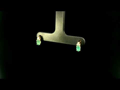Rotating video showing the jewelry item