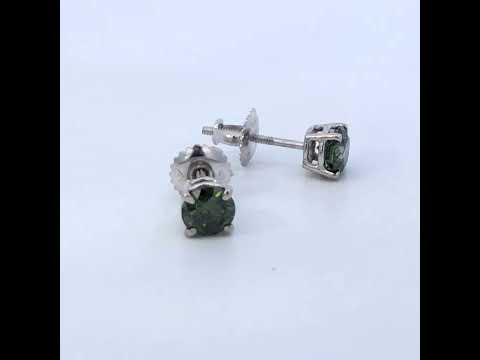 Rotating video showing the jewelry item