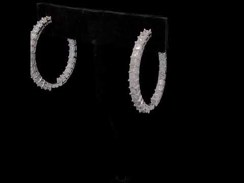 Rotating video showing the jewelry item