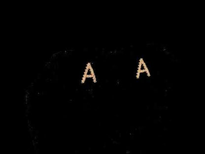 Rotating video showing the jewelry item
