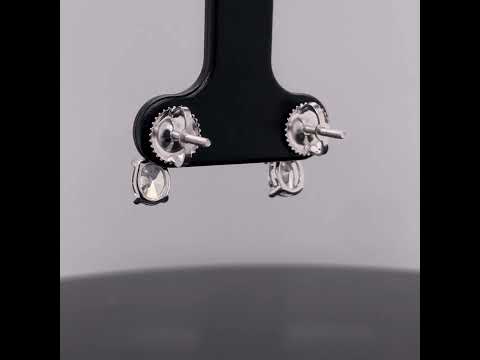 Rotating video showing the jewelry item