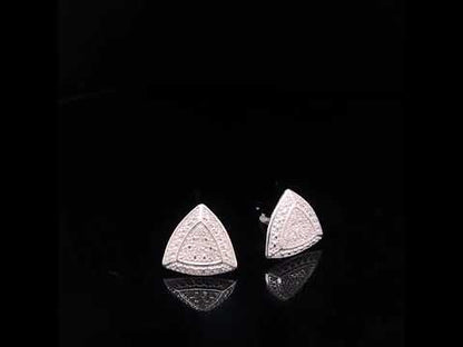 Rotating video showing the jewelry item