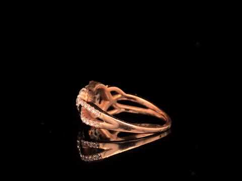 Rotating video showing the jewelry item