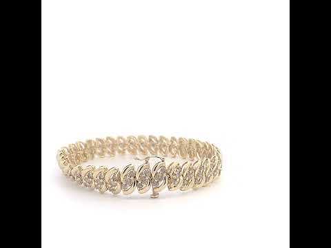 Rotating video showing the jewelry item