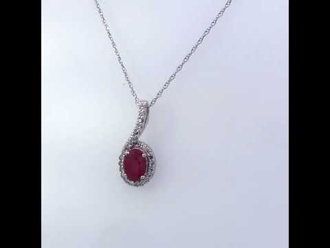 Rotating video showing the jewelry item