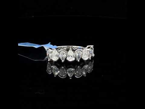 Rotating video showing the jewelry item