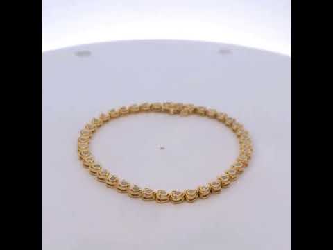 Rotating video showing the jewelry item