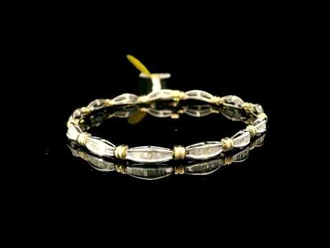 Rotating video showing the jewelry item