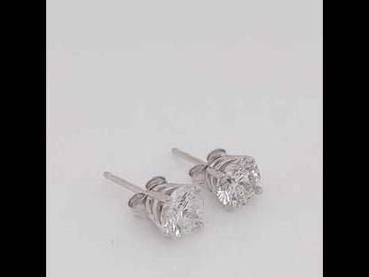 Rotating video showing the jewelry item