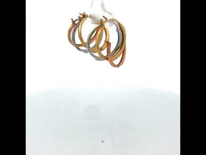 Rotating video showing the jewelry item