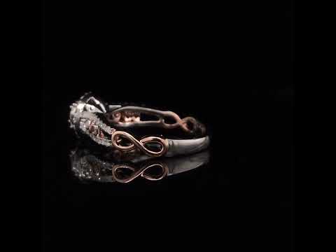 Rotating video showing the jewelry item