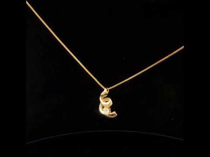 Rotating video showing the jewelry item