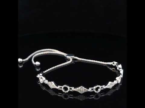 Rotating video showing the jewelry item