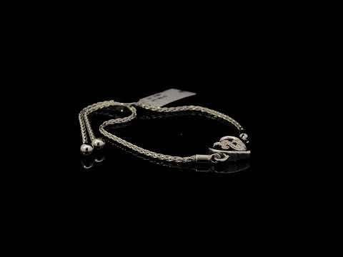 Rotating video showing the jewelry item