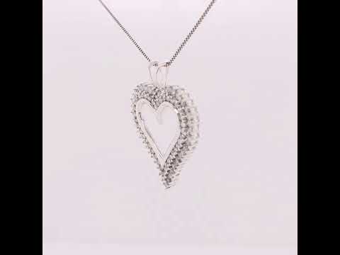 Rotating video showing the jewelry item