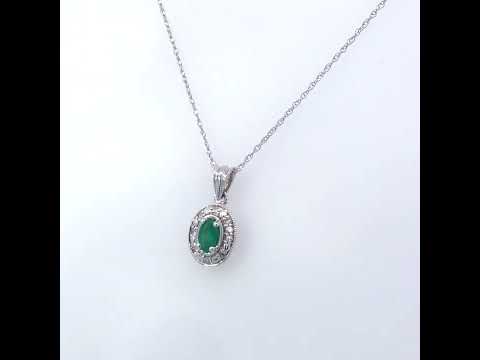 Rotating video showing the jewelry item