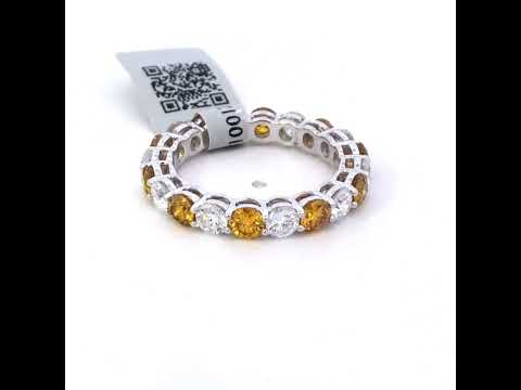 Rotating video showing the jewelry item