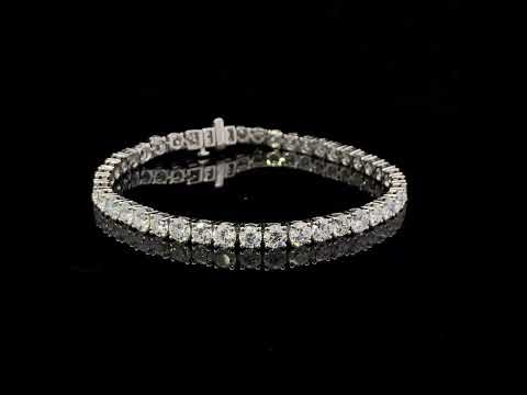 Rotating video showing the jewelry item
