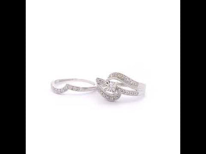 Rotating video showing the jewelry item