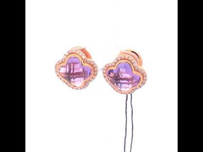 Rotating video showing the jewelry item