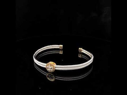 Rotating video showing the jewelry item