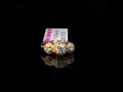 Rotating video showing the jewelry item