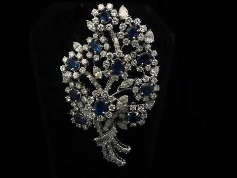 Rotating video showing the jewelry item