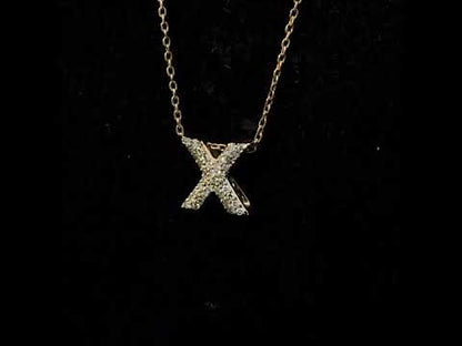 Rotating video showing the jewelry item