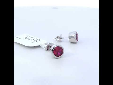 Rotating video showing the jewelry item