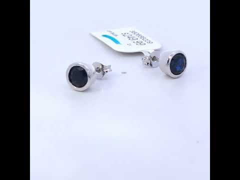 Rotating video showing the jewelry item