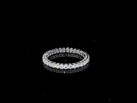 Rotating video showing the jewelry item