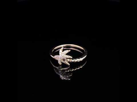 Rotating video showing the jewelry item