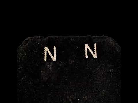 Rotating video showing the jewelry item