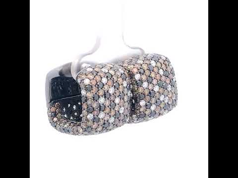 Rotating video showing the jewelry item