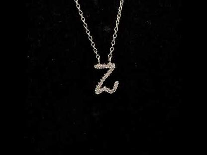 Rotating video showing the jewelry item