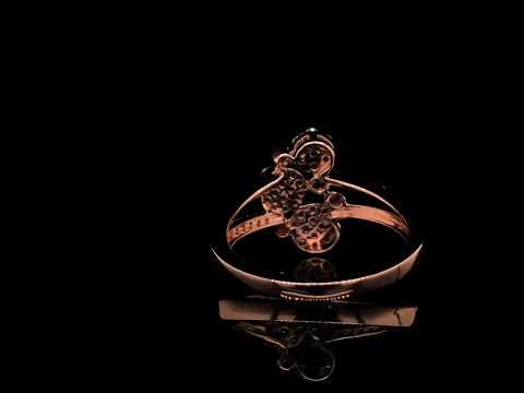 Rotating video showing the jewelry item