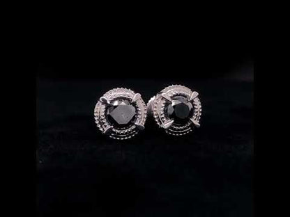 Rotating video showing the jewelry item