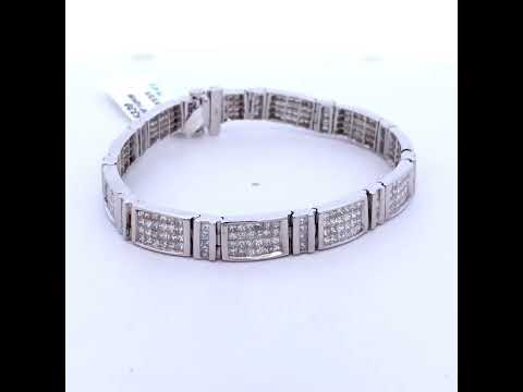 Rotating video showing the jewelry item