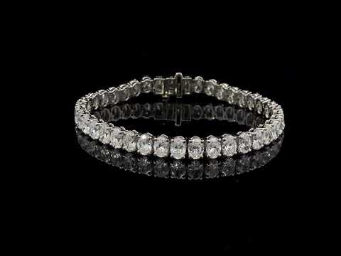 Rotating video showing the jewelry item