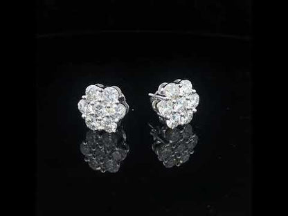 Rotating video showing the jewelry item